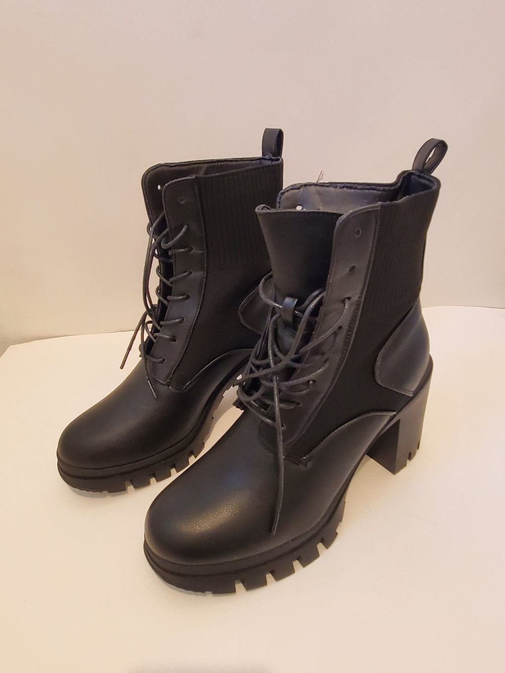Women's Black Lace-Up Chunky Heel Ankle Boots
